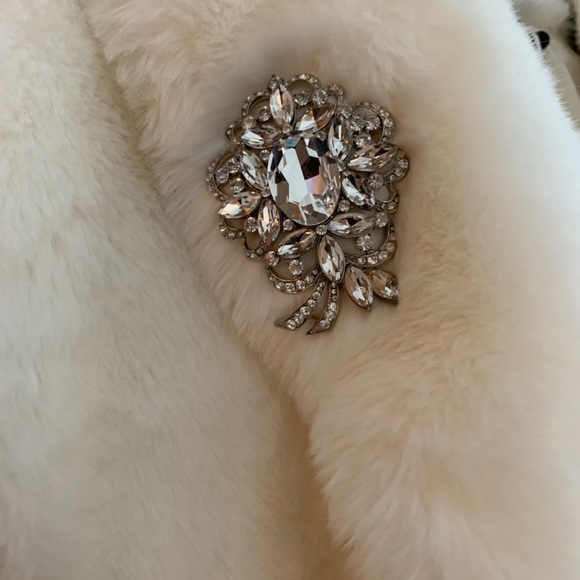 Wedding dress size 2 - Picture 2 of 8